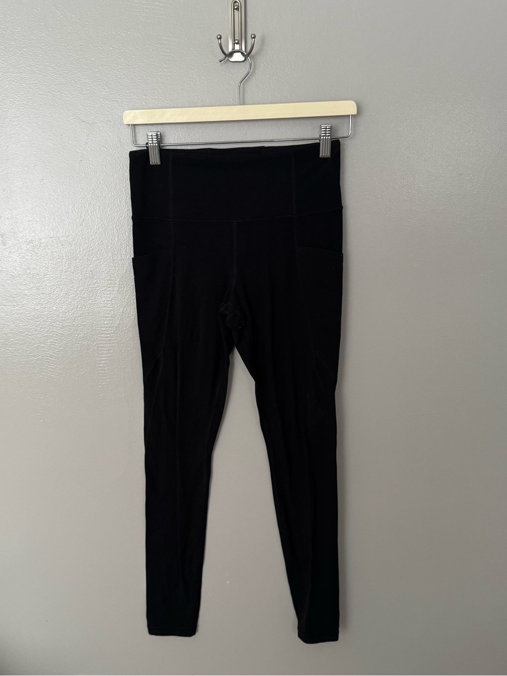 Athleta Stash Pocket Salutation Tights with Powertiva Fabric